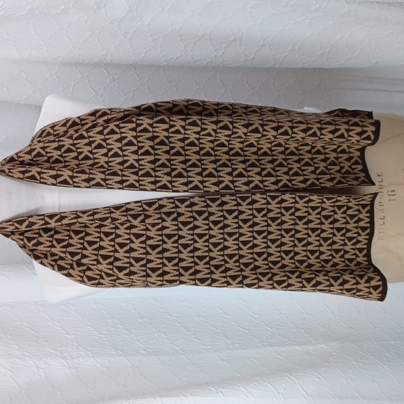 Michael Kors Scarf - Picture 4 of 6